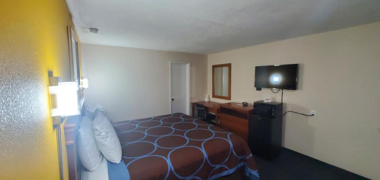 American Inn Motel Pratt Eksteriør billede