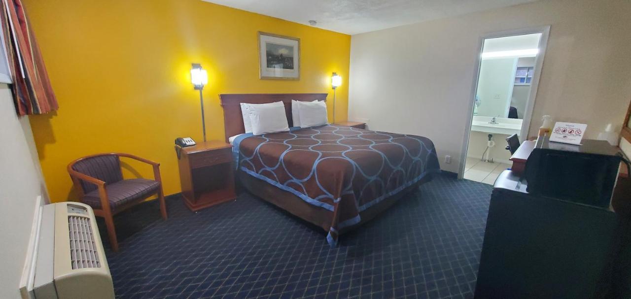 American Inn Motel Pratt Eksteriør billede
