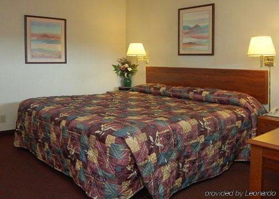 American Inn Motel Pratt Eksteriør billede
