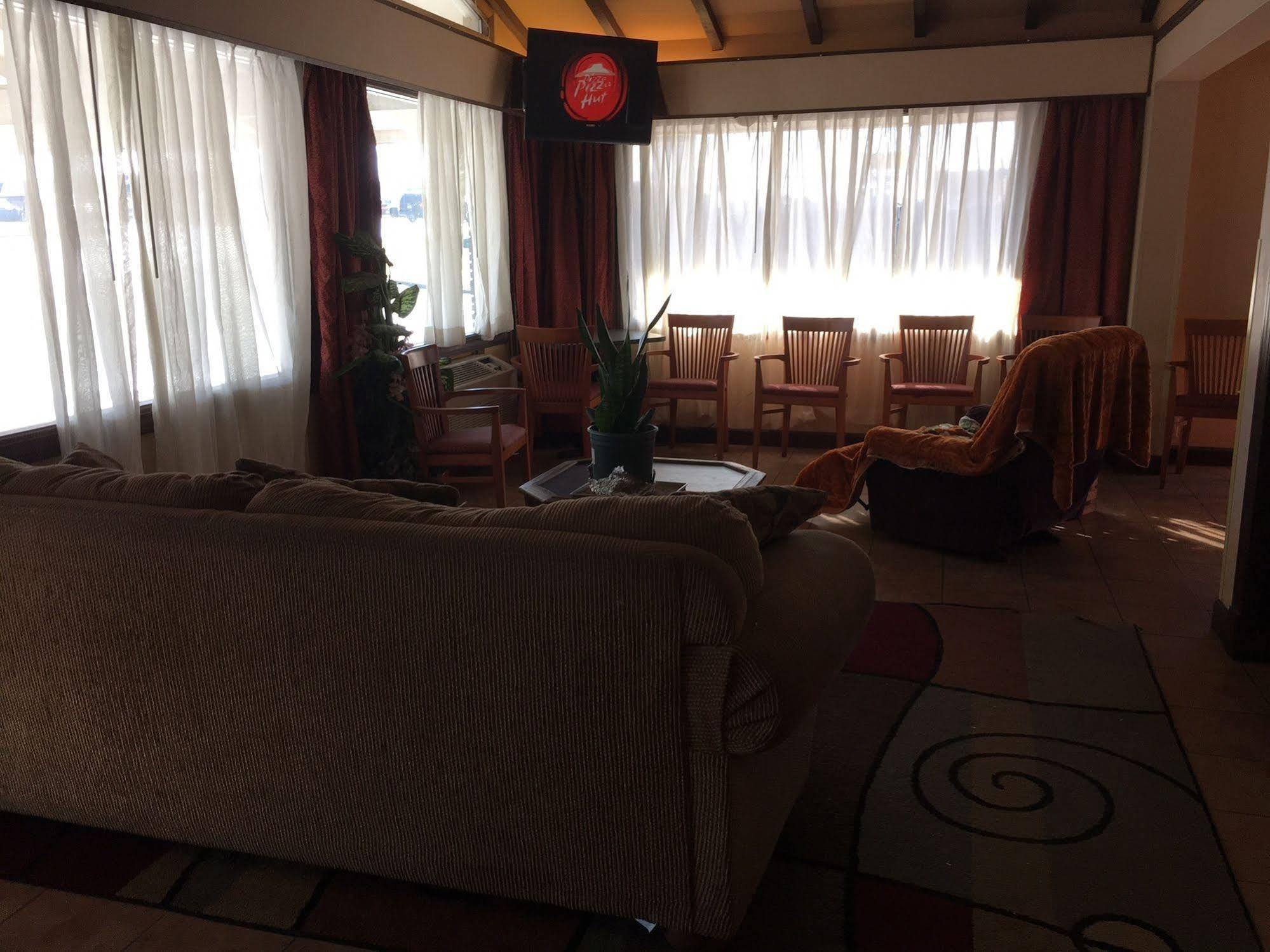 American Inn Motel Pratt Eksteriør billede